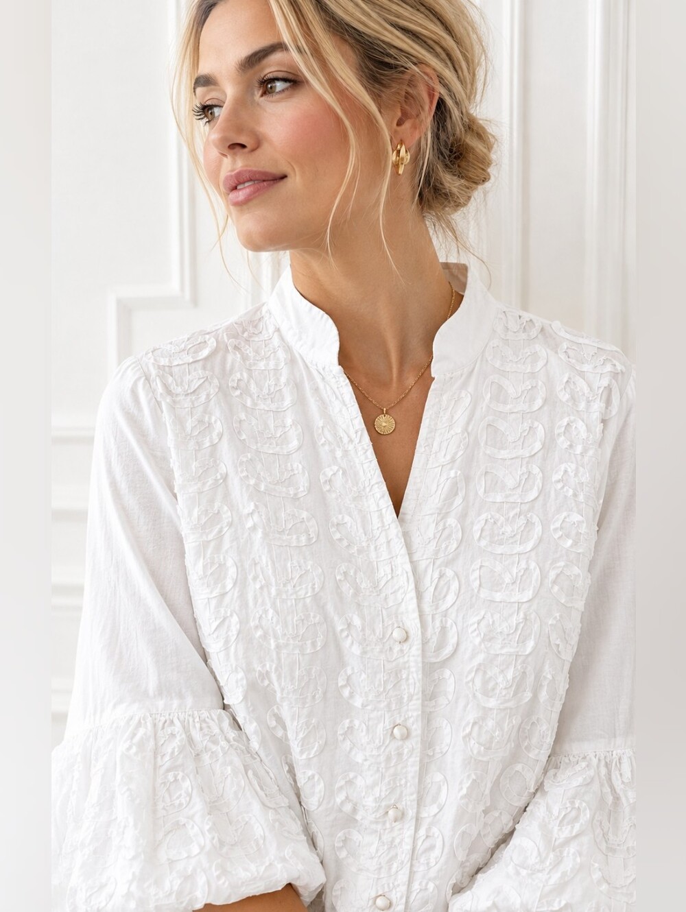 Go Silk White 100% Cotton Textured Blouse | Bell Sleeve | Size Large